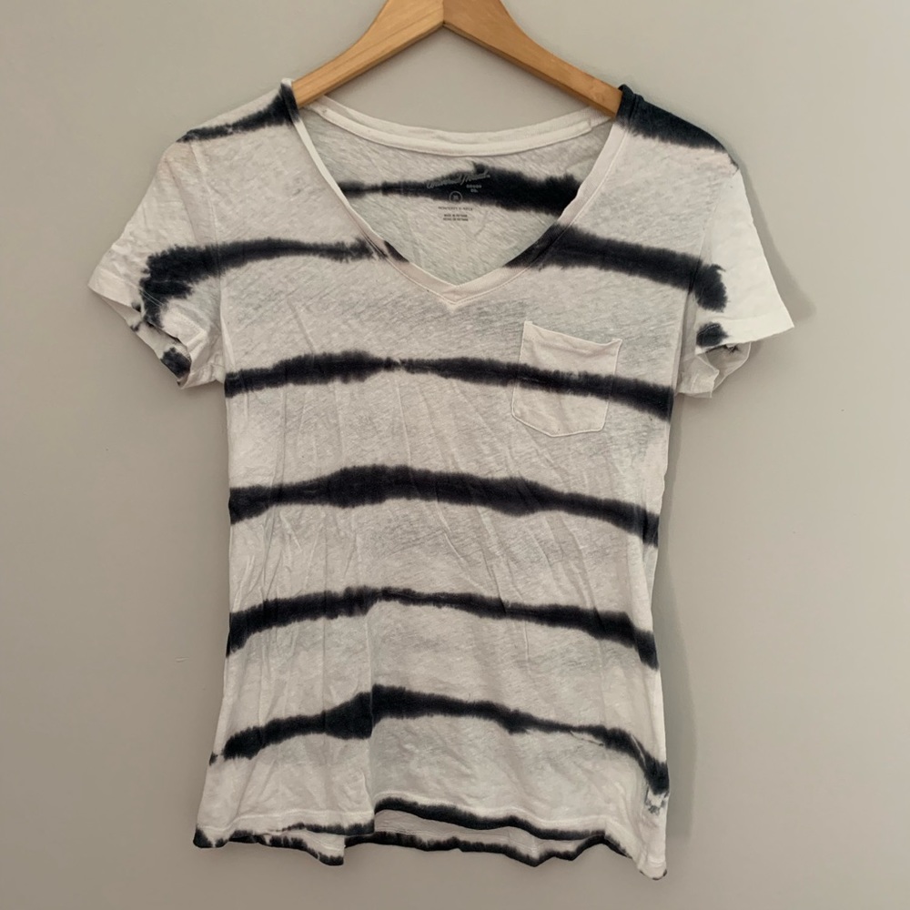 Universal Thread Summer T Shirt